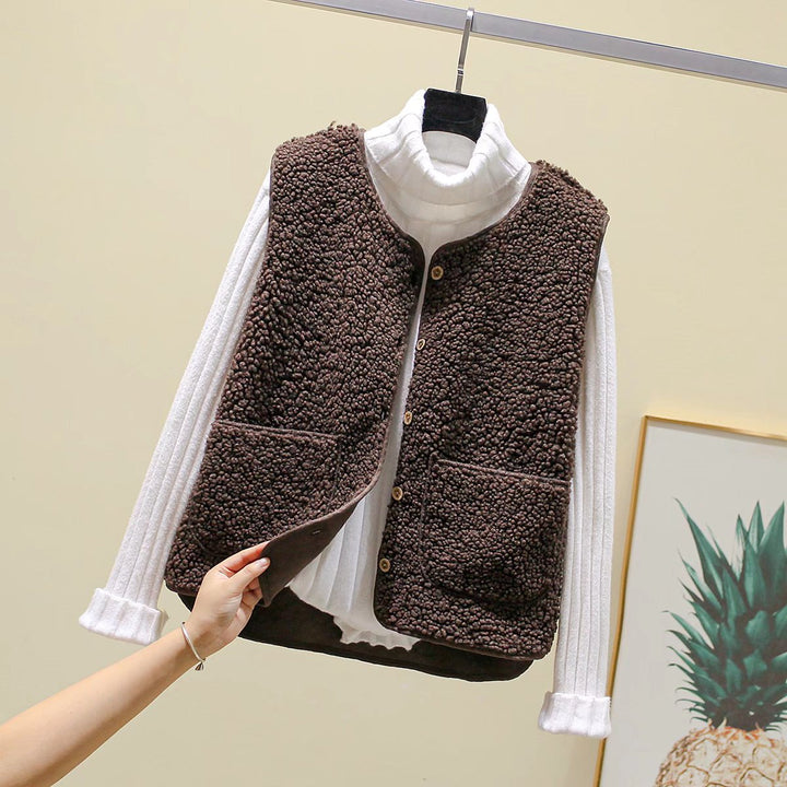 Damen Teddy-Fleece Weste mit Knopfleiste und Aufgesetzten Taschen – Avérine