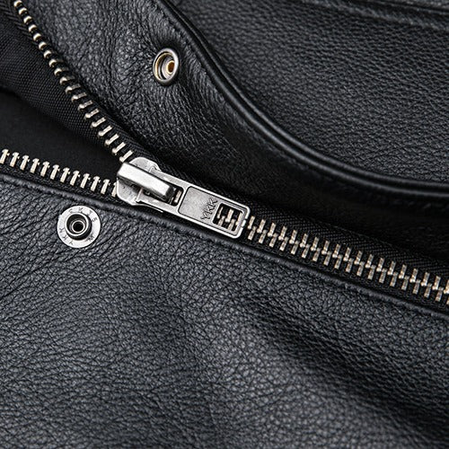 Herren Lederweste mit aufgesetzten Taschen und modernem Stehkragen Echoarchiv