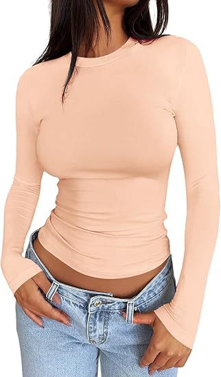 Damen Körpernahes Langarmshirt im Cropped-Look mit verlängerten Ärmeln und Daumenloch – Avérine