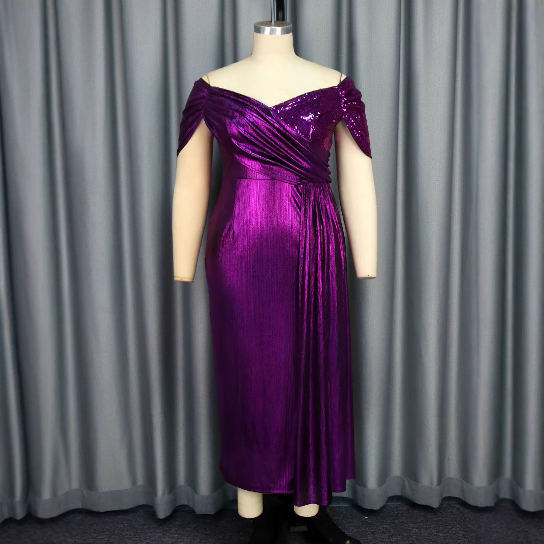 Damen glamouröses Abendkleid mit glänzendem Oberteil und eleganter Drapierung Echo Archiv