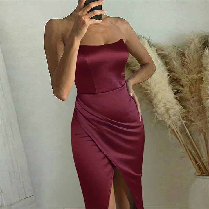 Damen Abendkleid mit schickem Schnitt und luxuriösem Satin Echo Archiv