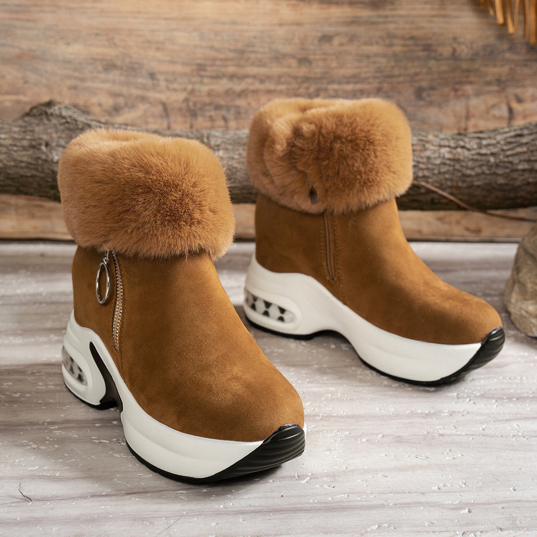Damen Keilabsatz-Sneaker-Stiefelette mit Teddy-Kragen und Reißverschluss – Névara