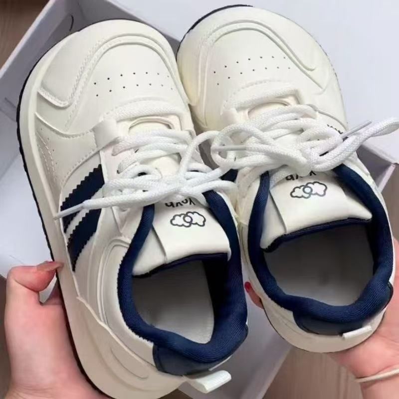 Damen Sportliche Sneaker mit innovativer Dämpfung und atmungsaktiver Konstruktion Echo Archiv