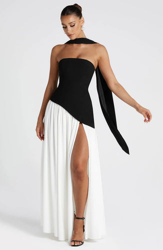 Damen Glamouröses Abendkleid mit schulterfreiem Design und exquisite Drapierung Echo Archiv