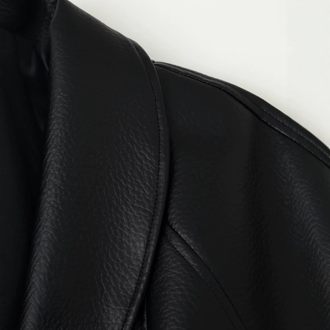 Damen Taillierte Kunstleder-Jacke mit Schalkragen und Bindegürtel Echo Archiv