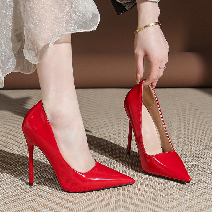 Damen Elegante spitz zulaufende Lackpumps mit extra hohem Stilettoabsatz – Lioré