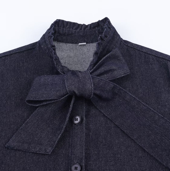 Damen Schimmernde Bluse mit Schleifenkragen und Knopfleiste Echo Archiv