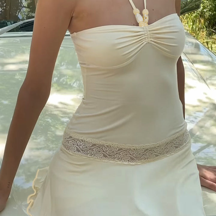 Damen stilvolles Badeoutfit mit gerafftem Oberteil und Spitzenbesatz Echo Archiv
