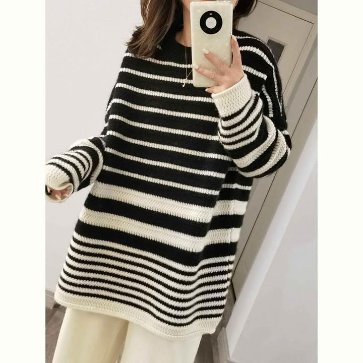 Damen Oversize-Longpullover aus grobem Streifenstrick mit Rundhalsausschnitt Echoarchiv