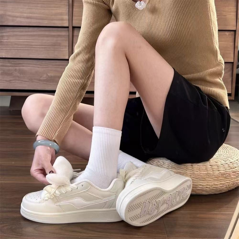 Damen Sneakers im modernen Design mit atmungsaktiver Oberflächenstruktur und komfortabler Dämpfung Echo Archiv