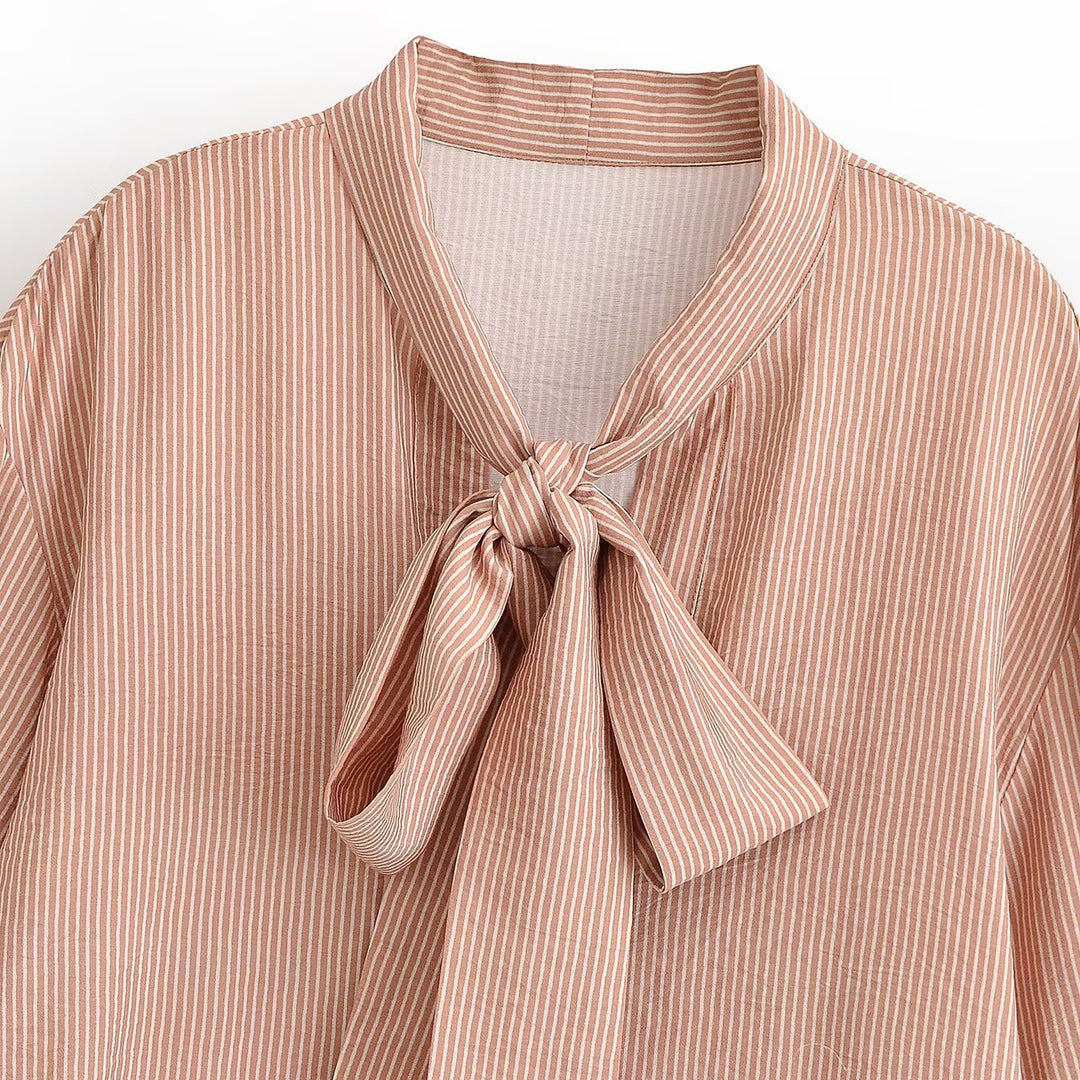 Damen Bluse mit Schleifenkragen und weiten Ballonärmeln Echoarchiv