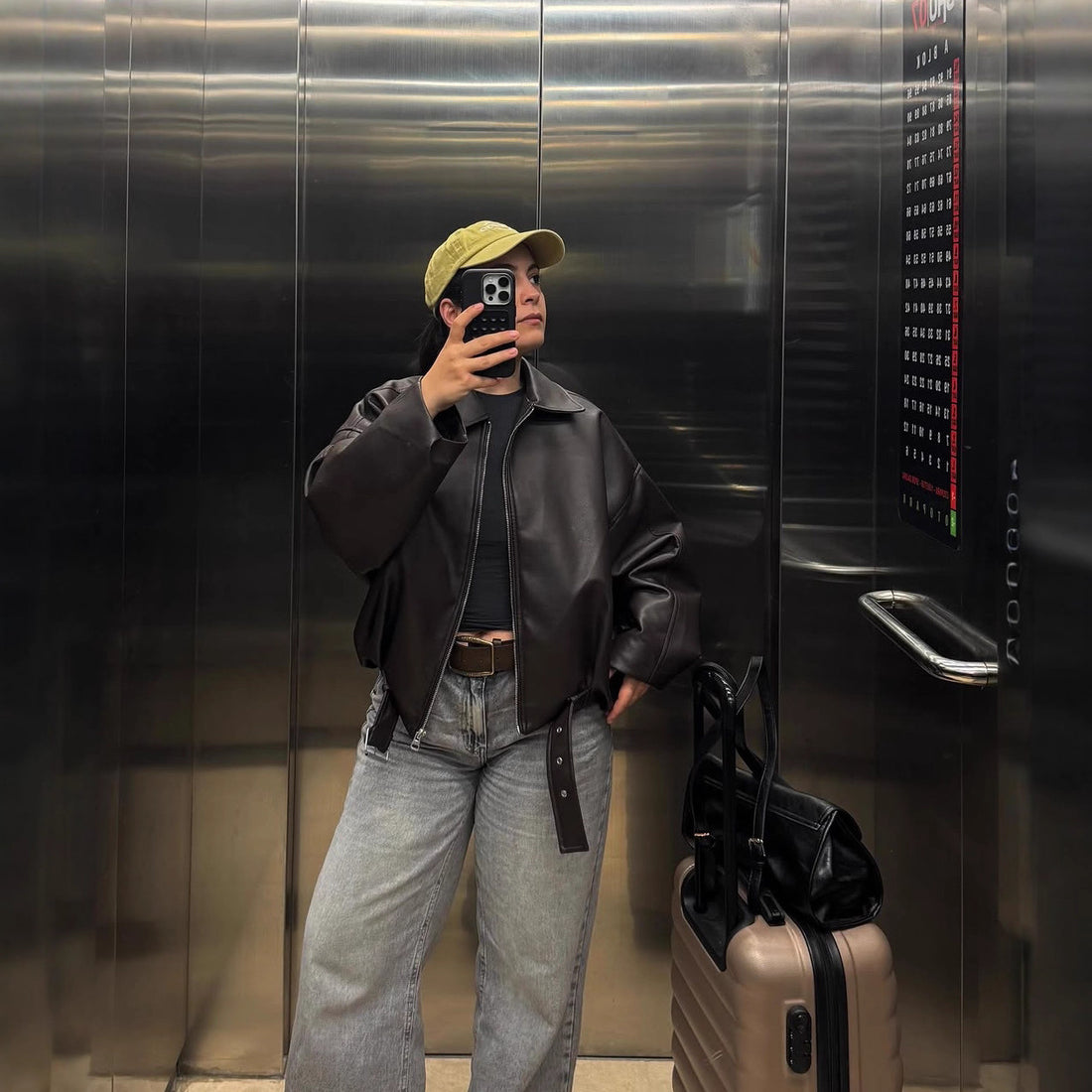 Damen Oversized Kunstleder-Bomberjacke mit Gürtel und Hemdkragen Echoarchiv