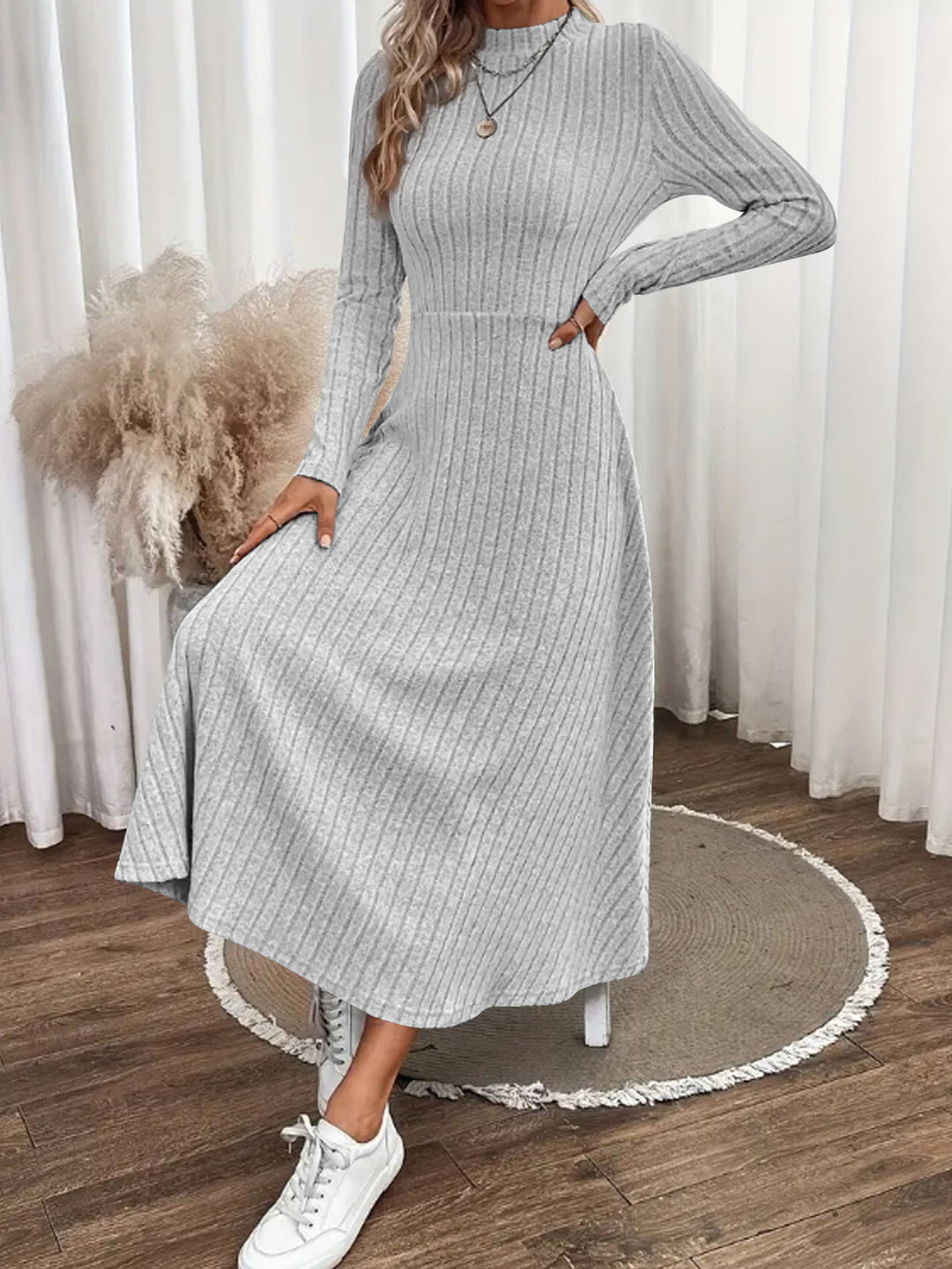 Damen Geripptes Strickmidikleid mit hohem Stehkragen und taillierter A-Linie – Élara