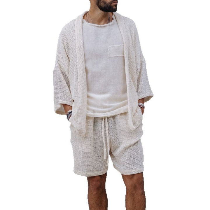 Herren luftiges Freizeit-Outfit mit Übergangsjacke und Shorts Echoarchiv