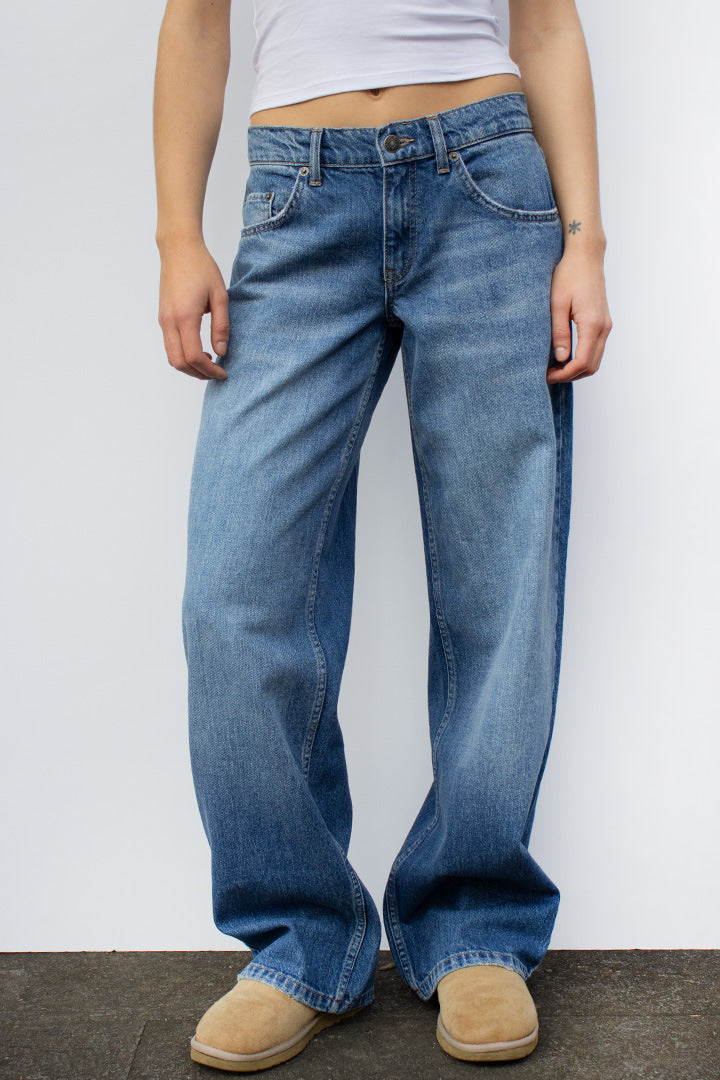 Damen nan weites Denim Hosenmodell mit tiefem Bund und weitem Schlag Echo Archiv