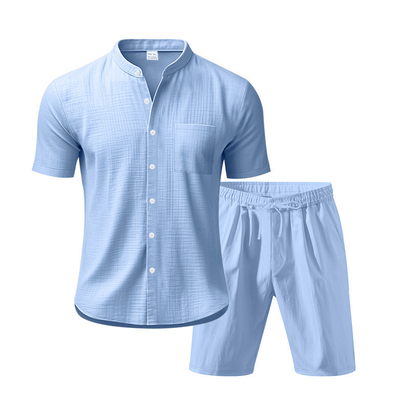Herren Freizeit Outfit mit kurzärmligem Button-Down-Hemd und elastischen Shorts Echoarchiv
