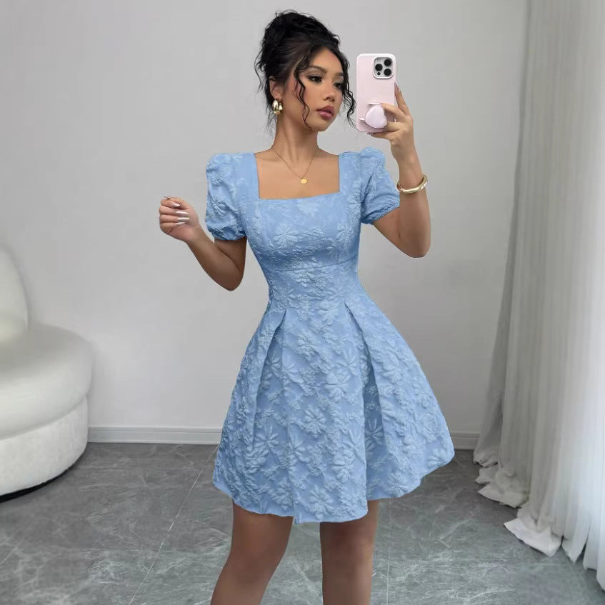 Damen Minikleid mit strukturiertem Blumendesign und Puffärmeln Echo Archiv