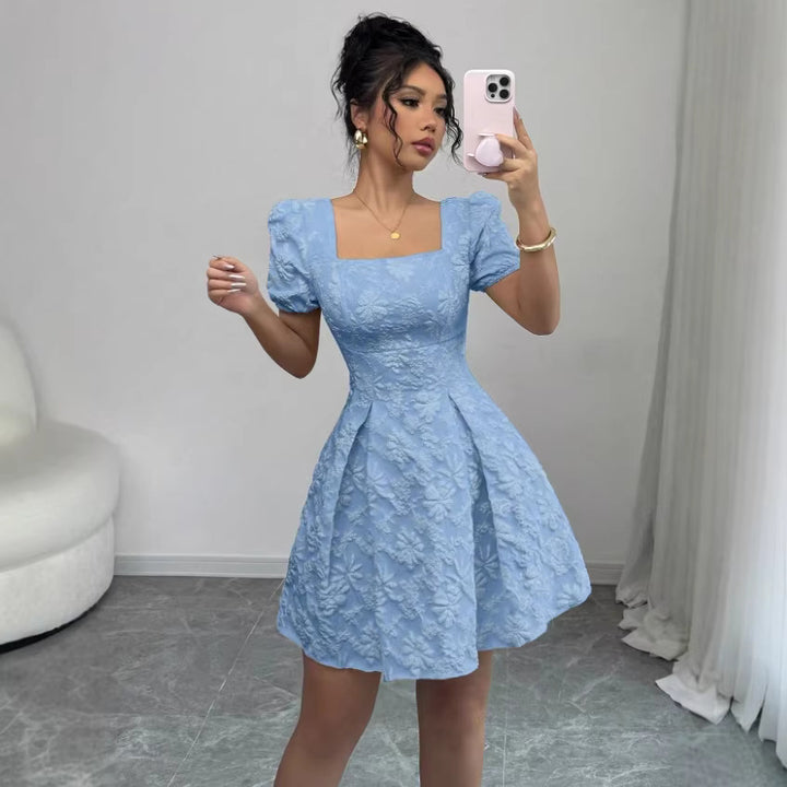 Damen Minikleid mit strukturiertem Blumendesign und Puffärmeln Echo Archiv