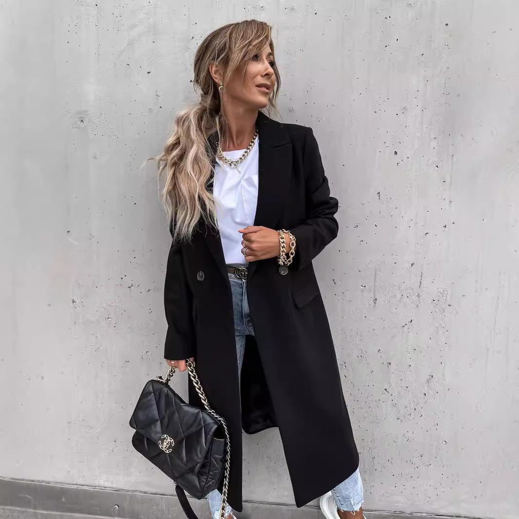 Damen nan klassischer Wollmantel mit doppelreihiger Knopfleiste und Oversize-Schnitt Echo Archiv