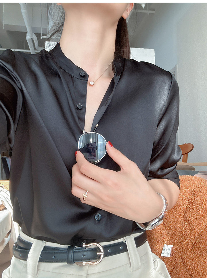 Damen Elegante satinierte Bluse mit knöpfbarem Ausschnitt Echoarchiv