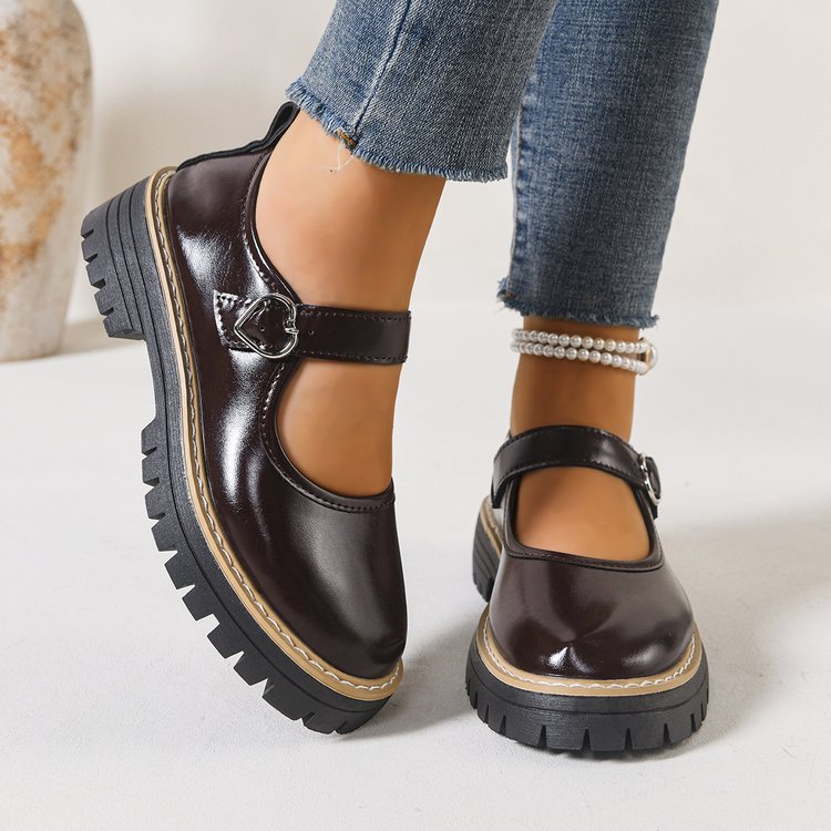 Damen Riemchen‑Slipper im Mary‑Jane‑Stil mit grober Profilsohle und Herzschließe Echo Archiv