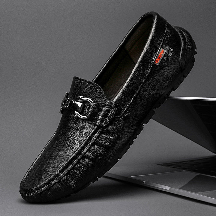 Herren eleganter Mokassin‑Loafer aus softem Kunstleder mit dekorativer Metallschnalle und profilierter Gummilaufsohle Echo Archiv