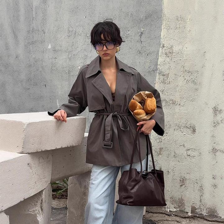 Damen Kurztrenchcoat mit Bindegürtel und Oversize-Ärmeln Echoarchiv