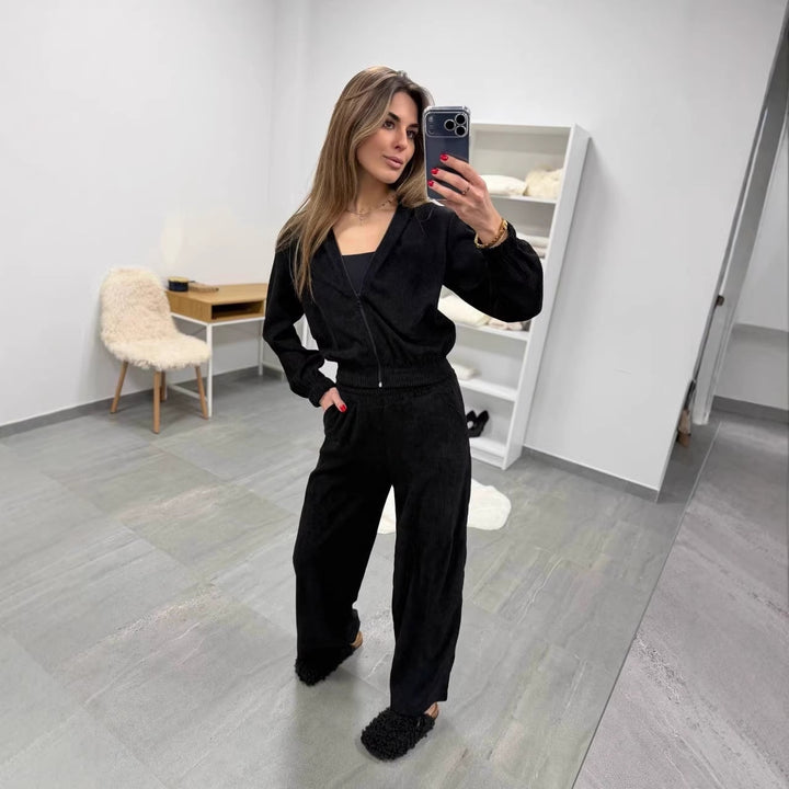 Damen weiches Cordvelours-Zweiteiler mit kurzer Kapuzenzipjacke und weiter Komforthose – Élanora