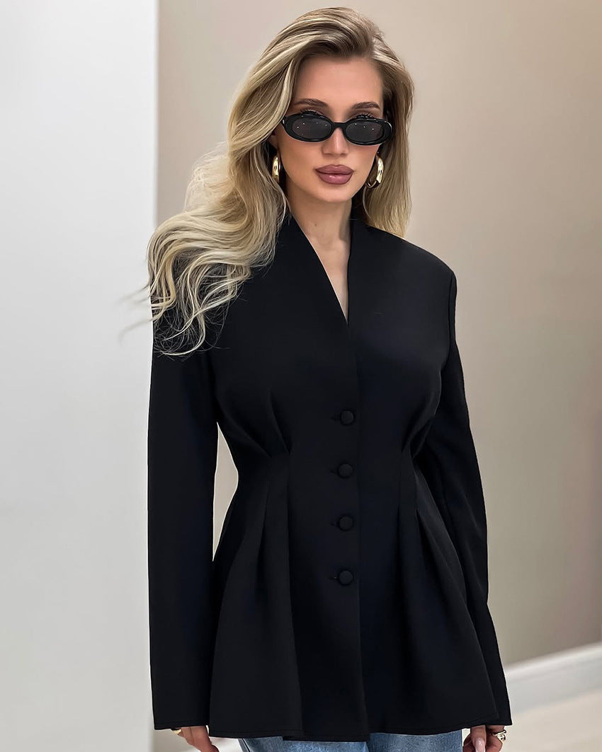 Damen nan figurbetonter Blazer mit Wiener Nähten, bezogenen Knöpfen und taillierter Falten-Silhouette Echo Archiv
