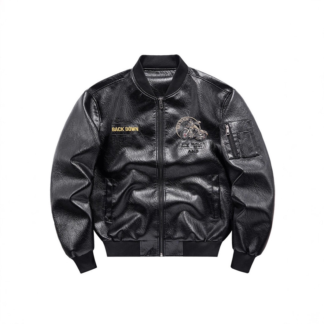 Herren Biker Lederimitat Bomberjacke mit Stickpatches und Ärmeltasche – Brevano
