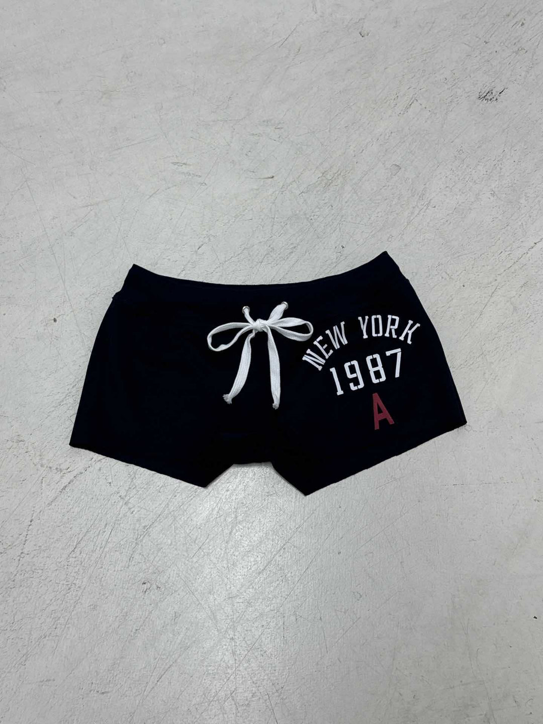 Damen Sportliche Badeshorts mit hohem Bund und verstellbarem Kordelzug Echo Archiv