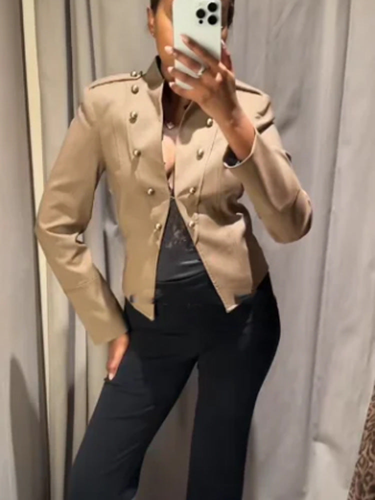 Damen Kurzblazer im Militarystil mit doppelreihigen Zierknöpfen Echoarchiv