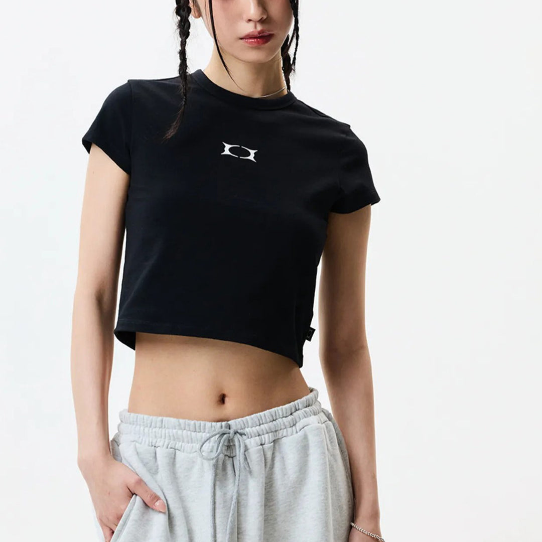 Damen Cropped T-Shirt mit auffälligem Grafikdruck Echo Archiv