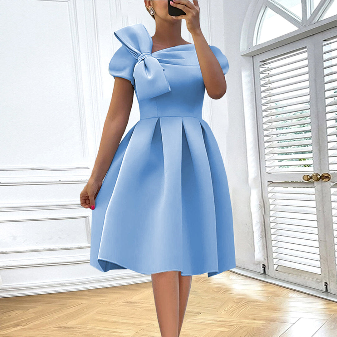 Damen Cocktailkleid mit kunstvollem Schleifenakzent und taillierter Silhouette Echo Archiv