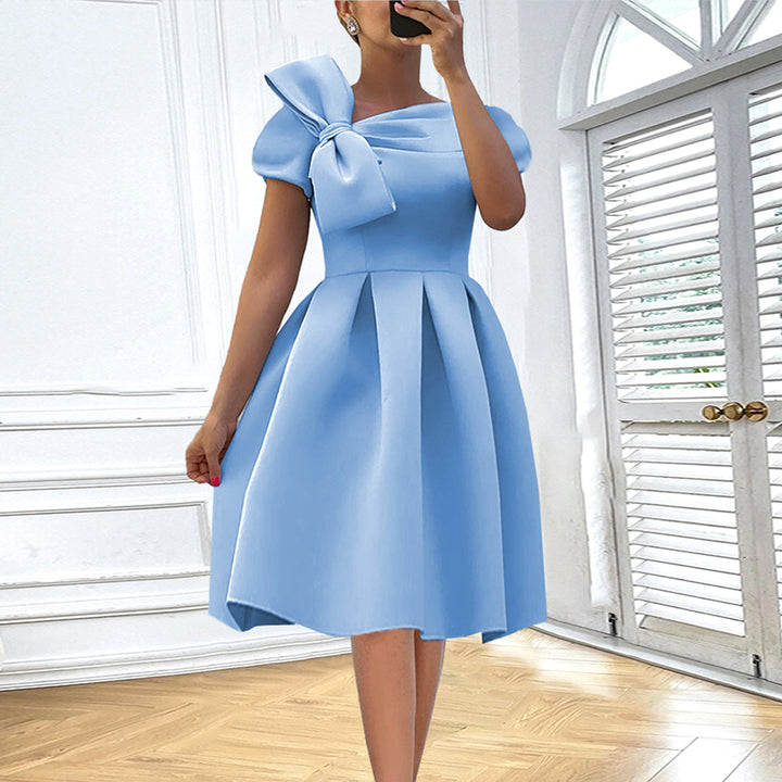 Damen Cocktailkleid mit kunstvollem Schleifenakzent und taillierter Silhouette Echo Archiv