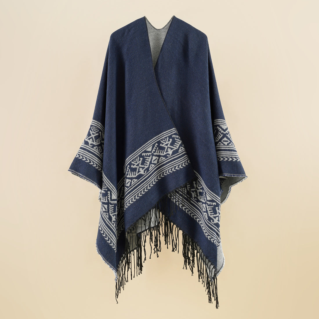 Damen Capeponcho mit geometrischer Jacquardbordüre, offenem V-Ausschnitt und Fransensaum – Montévia