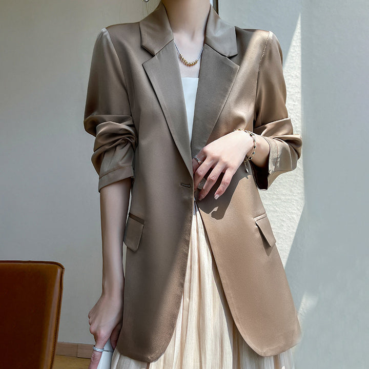 Damen Leichttaillierter Longblazer mit Knopfverschluss und Flap‑Taschen Echoarchiv