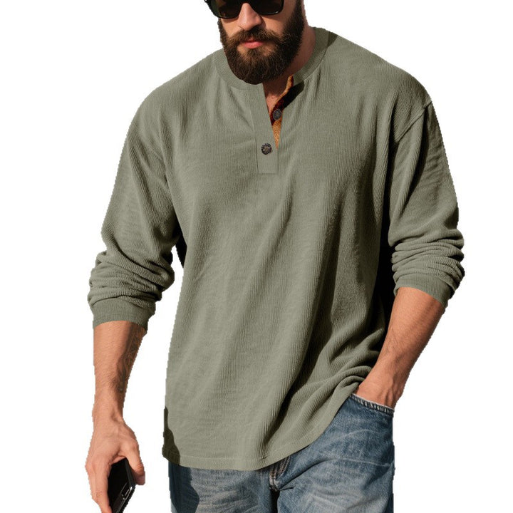 Herren Langarm-Henley-Shirt mit strukturiertem Material und modischen Knopfdetails Echoarchiv
