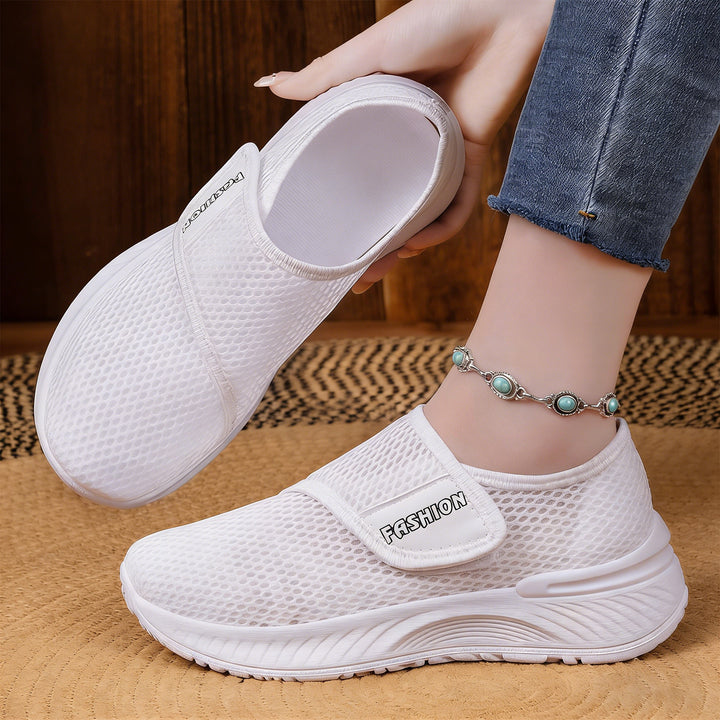 Damen Atmungsaktive Slip-On Mesh-Sneaker mit Klettverschluss Echoarchiv