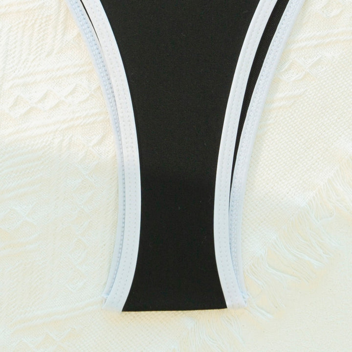 Damen Bikini-Set mit elegantem Bandeau-Oberteil und hohem Bund Echo Archiv