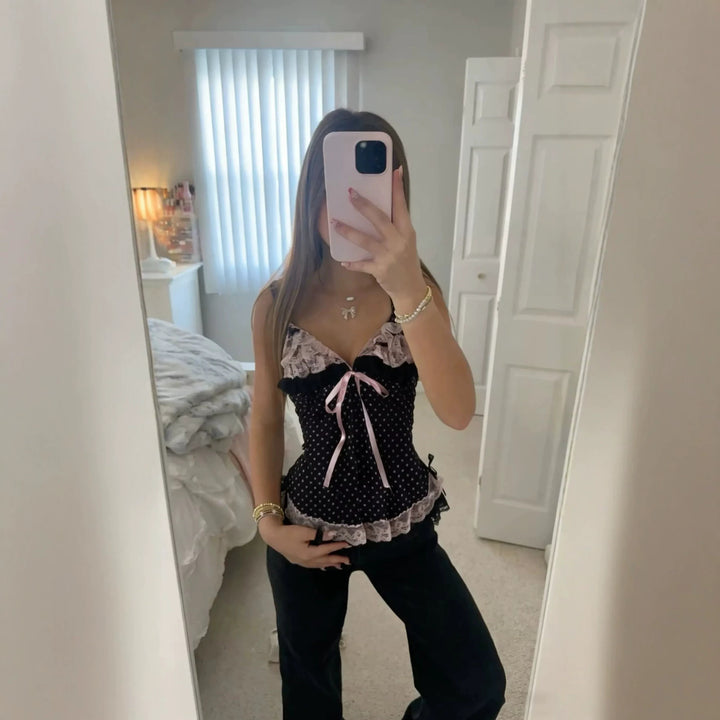Damen verführerisches Schlafkleid mit Spitzenbesatz und Rüschendetails Echo Archiv