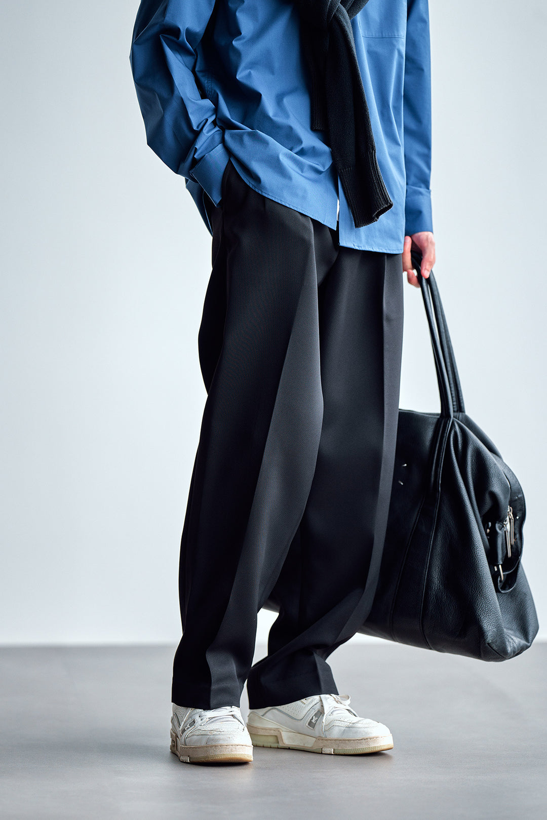 Herren Weite Chino-Hose mit Bundfalten und lockerem Schnitt Echoarchiv