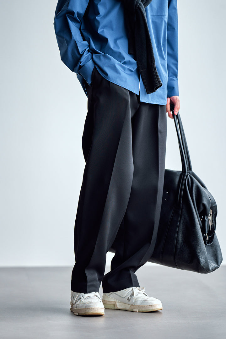 Herren Weite Chino-Hose mit Bundfalten und lockerem Schnitt Echoarchiv
