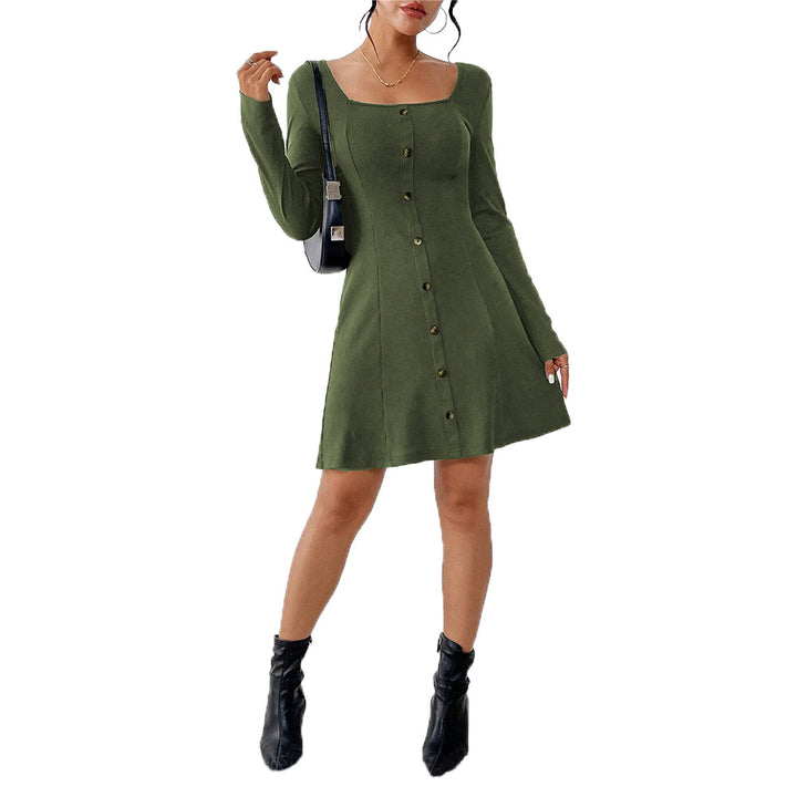Damen ausgestelltes Strick‑Korsagenkleid mit durchgehender Knopfleiste, Square‑Neck und figurformenden Teilungsnähten – Élara