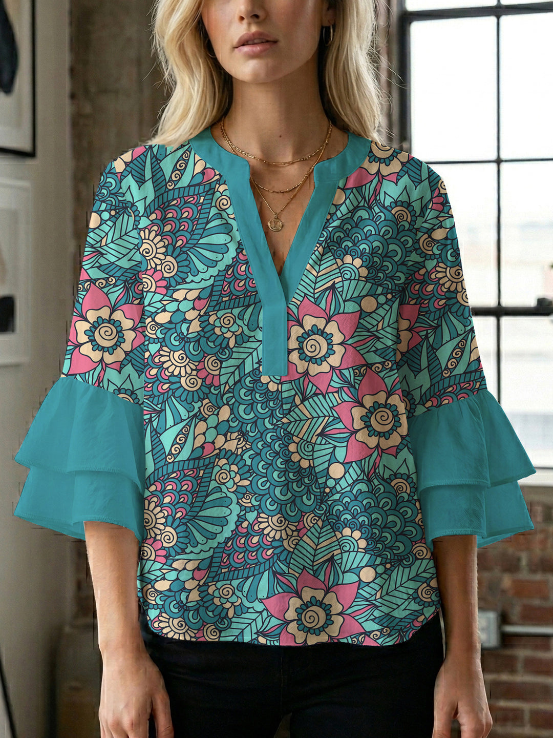 Damen Bluse mit voluminösen Rüschenärmeln und kreativem Floraldesign Echo Archiv