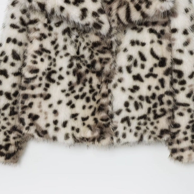 Damen Kurzjacke aus Kunstpelz im Snow-Leopard-Print mit weitem Revers Echo Archiv