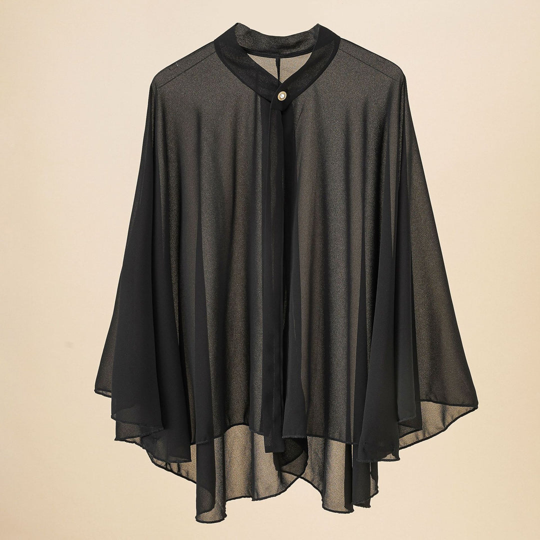 Damen Chiffon-Cape mit Schleifenkragen und Zierknopf – Avérine