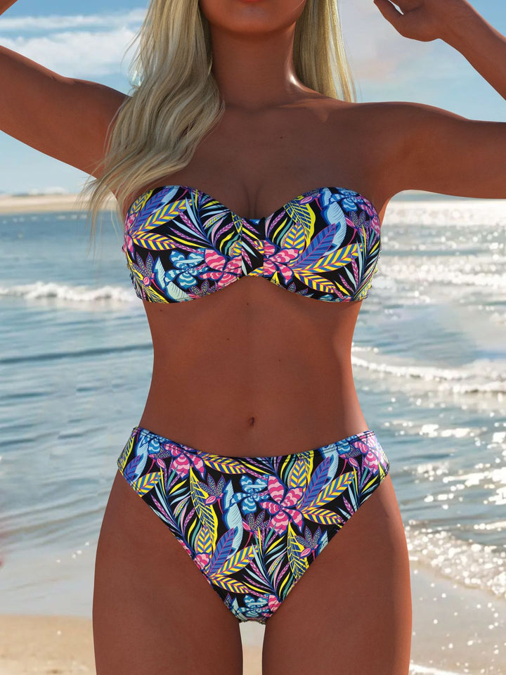 Damen Bikini-Set mit elegantem Bandeau-Oberteil und hochgeschnittenen Shorts Echo Archiv