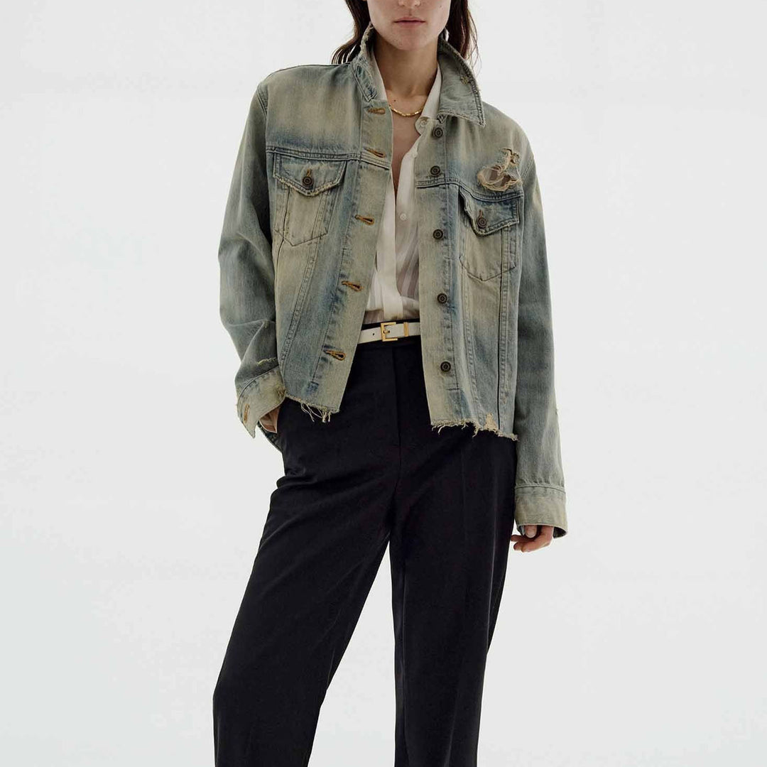 Damen nan oversized Destroyed-Denimjacke mit rohem Saum, aufgesetzten Brusttaschen und vintage Waschung Echo Archiv