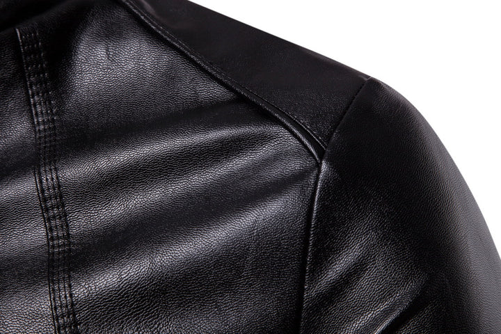 Herren Slim-Fit Biker-inspirierte Kunstlederjacke mit Stehkragen und minimalistischer Nahtführung Echo Archiv